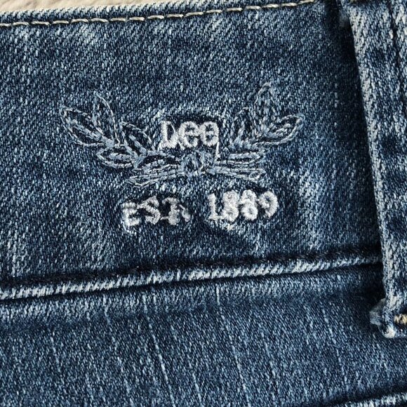 Vintage Lee Womens Jeans Size 32 Measured Blue Denim Bootcut Leg Classic Casual - Picture 3 of 12